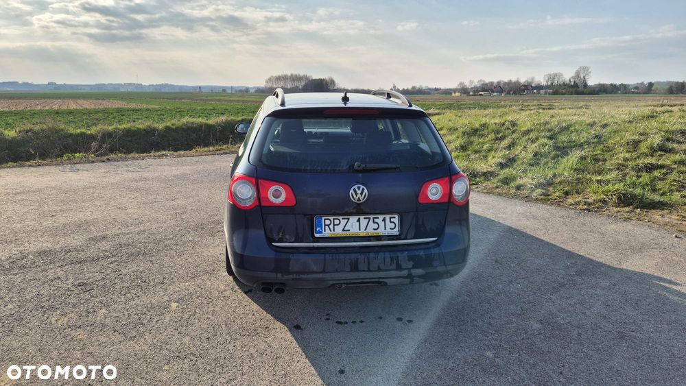Volkswagen Passat 2.0 TDI Comfortline - 4