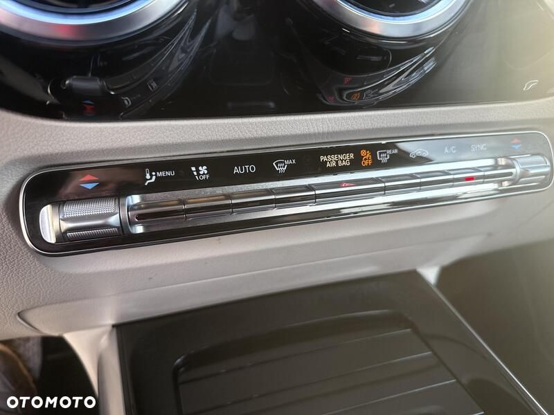 Mercedes-Benz GLA 200 Style - 17