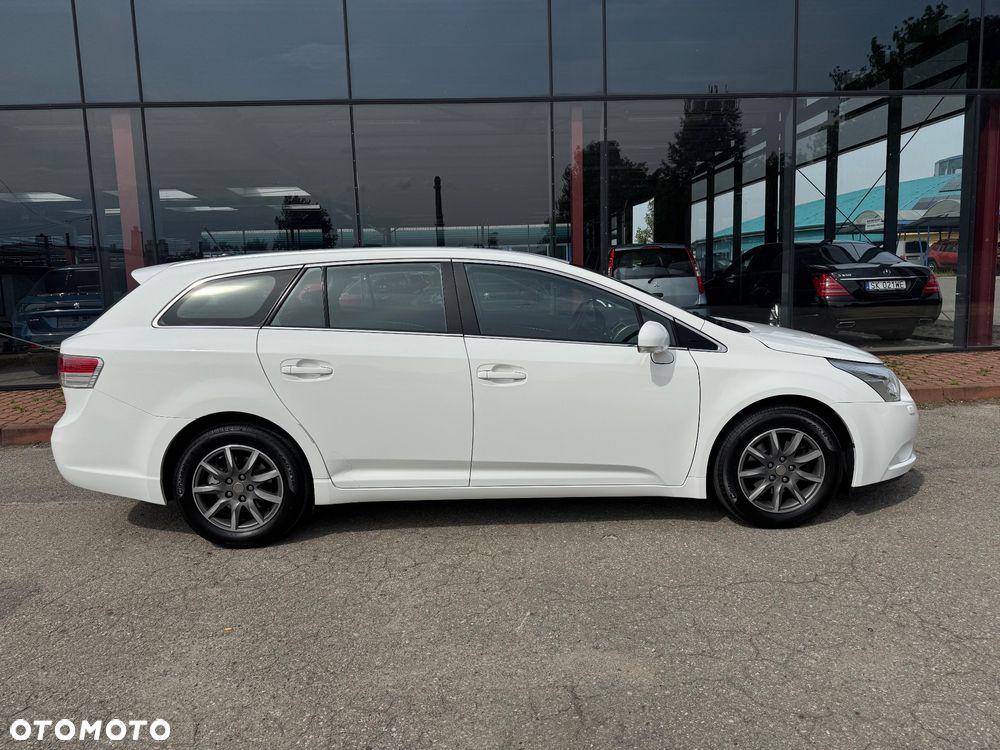 Toyota Avensis 1.8 Luna - 8