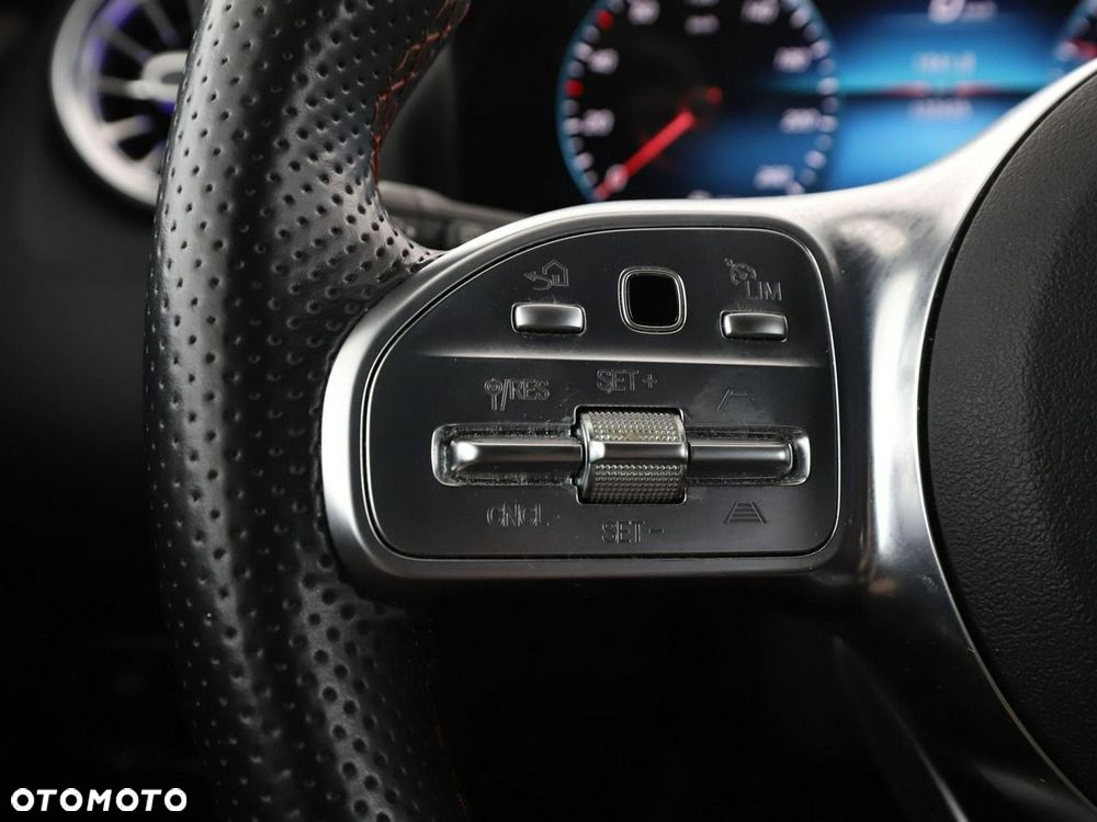 Mercedes-Benz GLA 250 e PHEV AMG Line 8G-DCT - 35