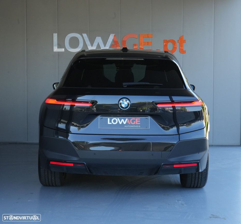 BMW iX xDrive 40 Pack Desportivo - 12