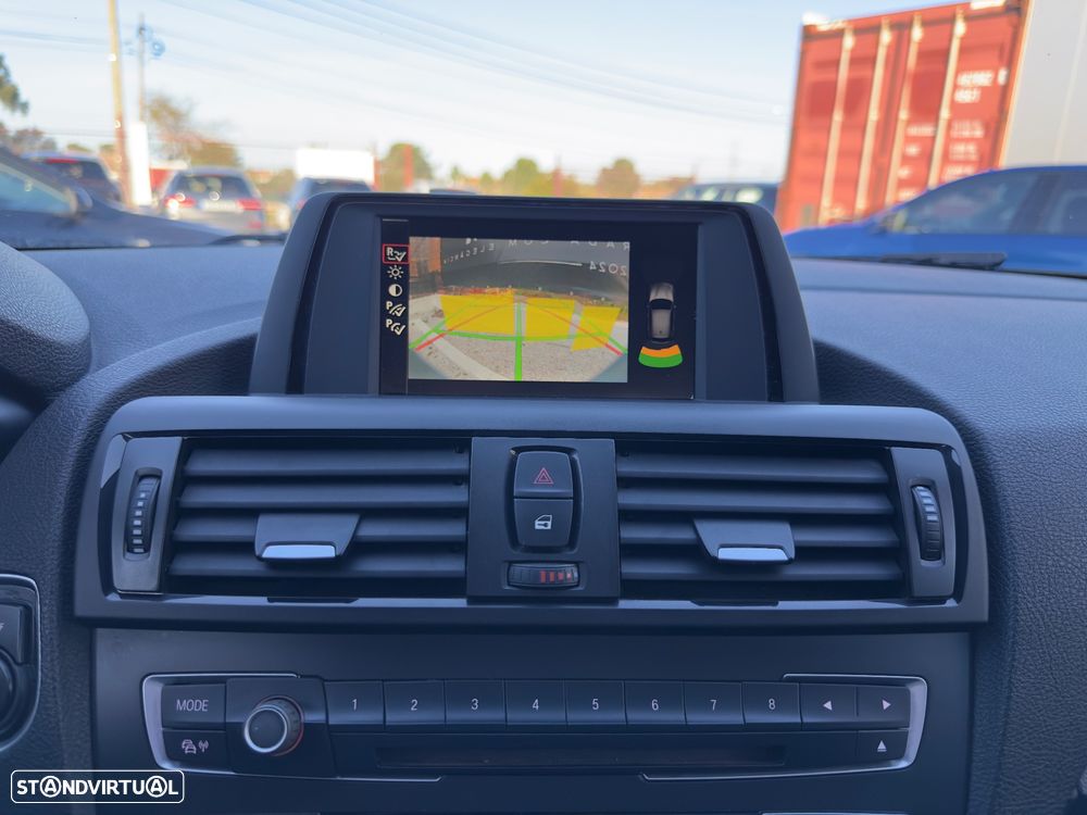 BMW 118 d Pack M - 14