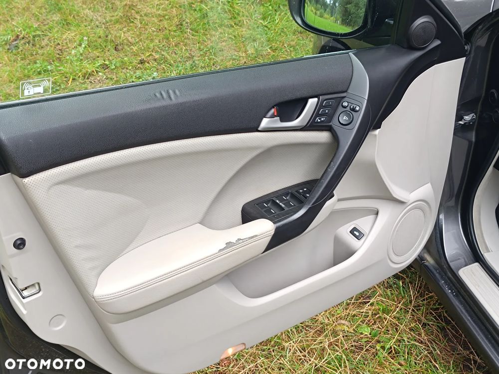 Honda Accord 2.0 Executive - 12