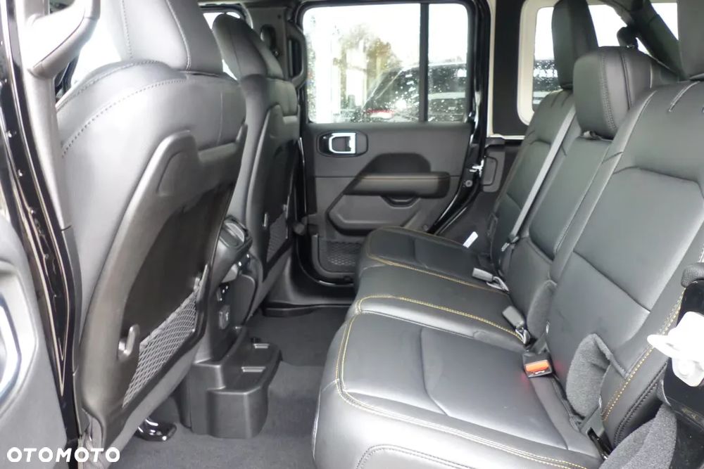 Jeep Wrangler Unlimited GME 2.0 Turbo Sahara - 28