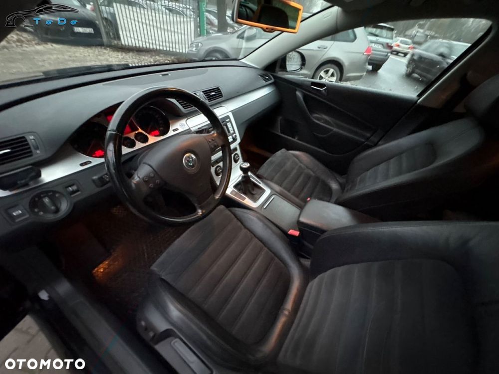 Volkswagen Passat Variant 2.0 TDI 4Mot Highline - 23