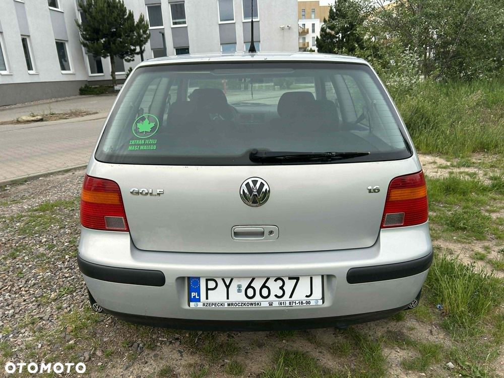 Volkswagen Golf 1.6 Basis - 2