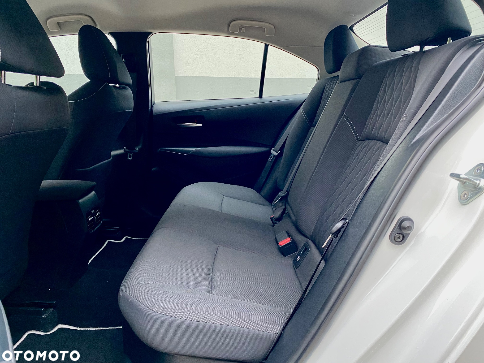 Toyota Corolla 1.8 Hybrid Comfort - 31