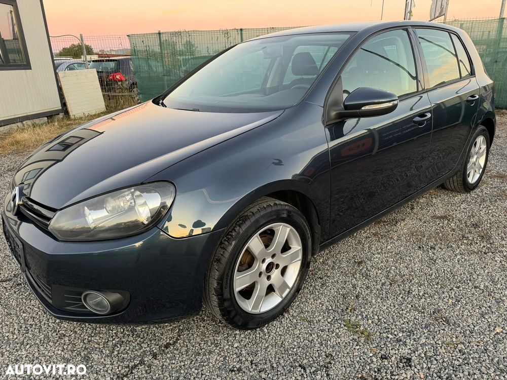 Volkswagen Golf - 8