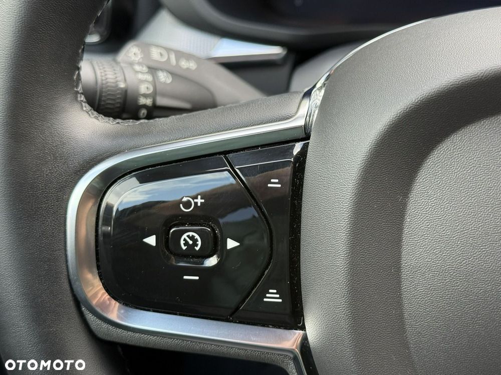 Volvo XC 60 B4 B R-Design - 27