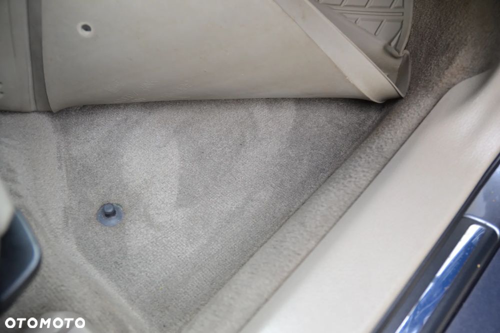 Volvo XC 70 - 30
