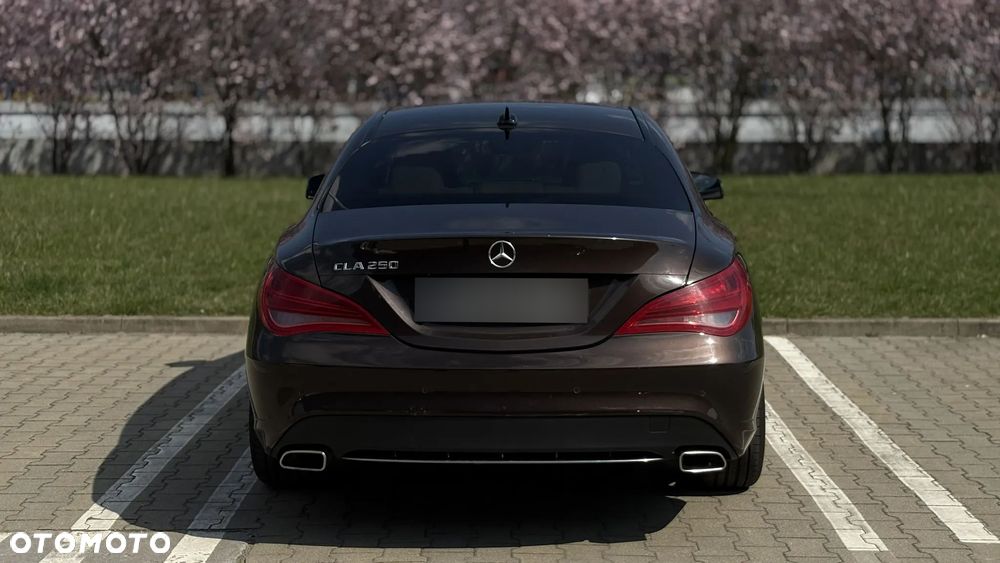 Mercedes-Benz CLA 250 7G-DCT Urban - 18