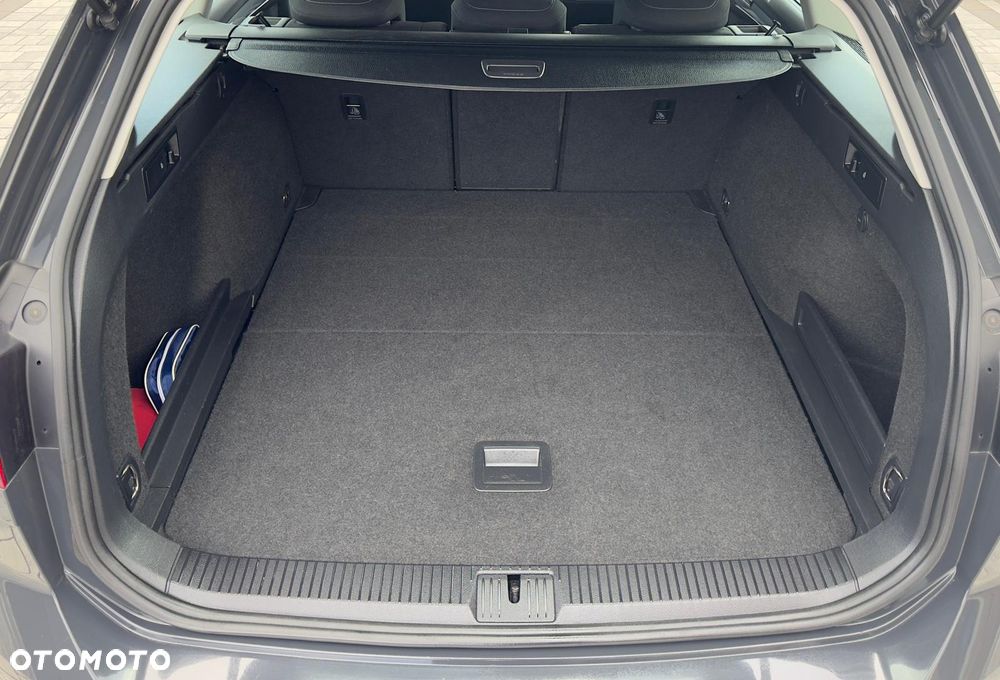 Volkswagen Passat Variant 2.0 TDI EVO Business DSG - 9