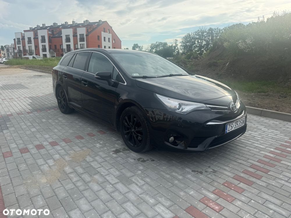 Toyota Avensis 2.0 D-4D Premium - 17