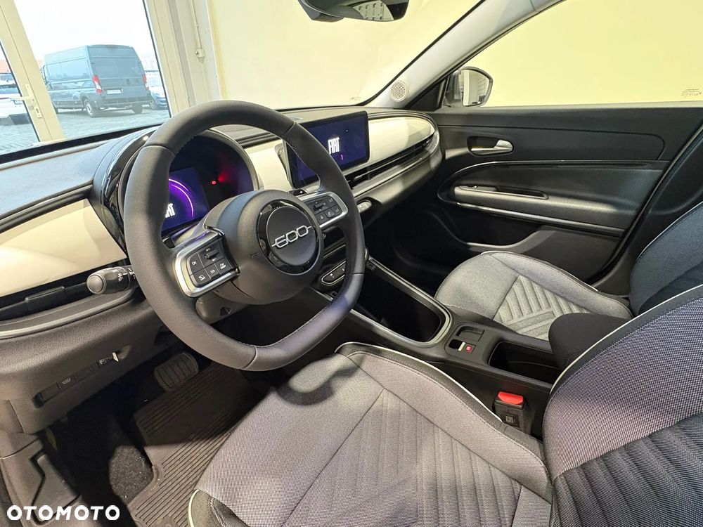 Fiat 600 1.2 Turbo Icon eDCT - 10