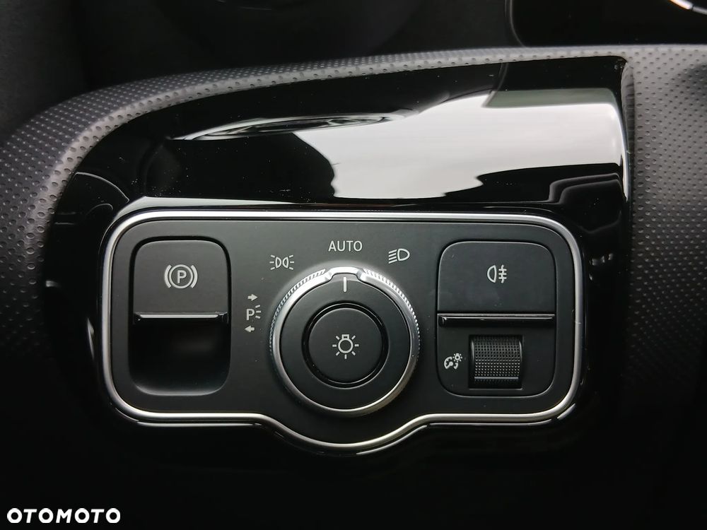 Mercedes-Benz Klasa A 200 AMG Line 7G-DCT - 16