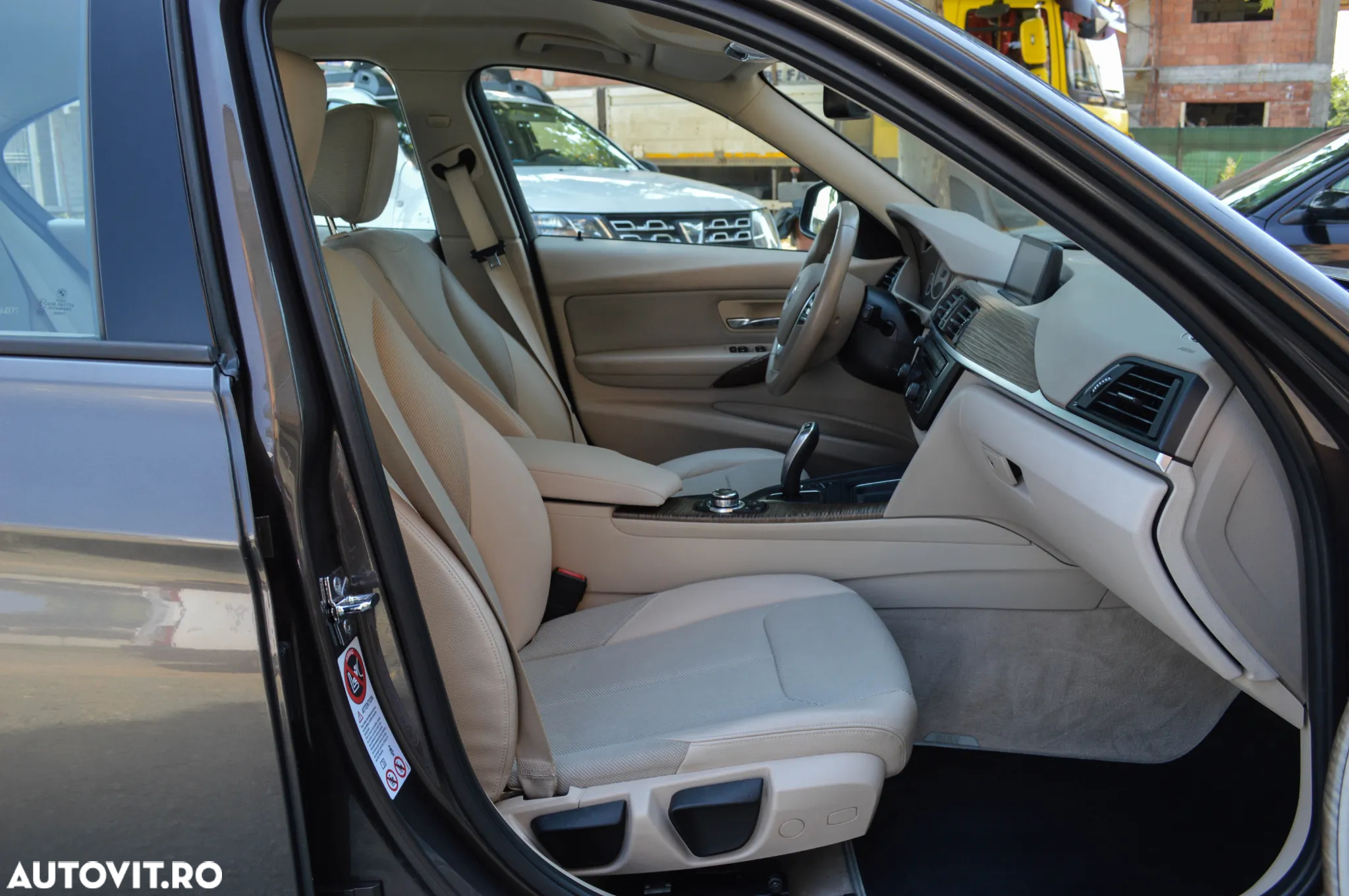 BMW Seria 3 320d Aut. Modern Line - 34