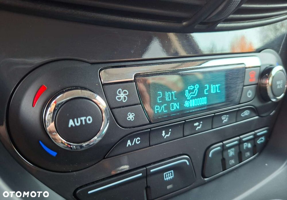 Ford Kuga - 38