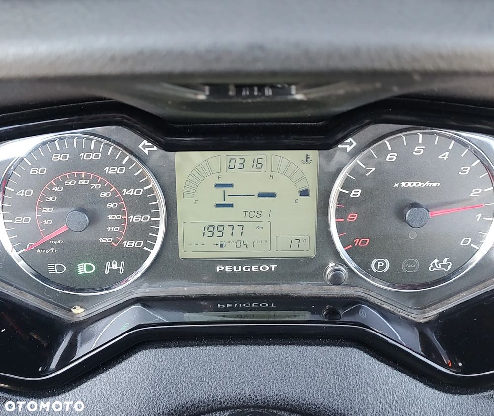 Peugeot Metropolis - 9
