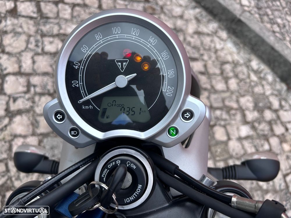 Triumph Street Twin - 5