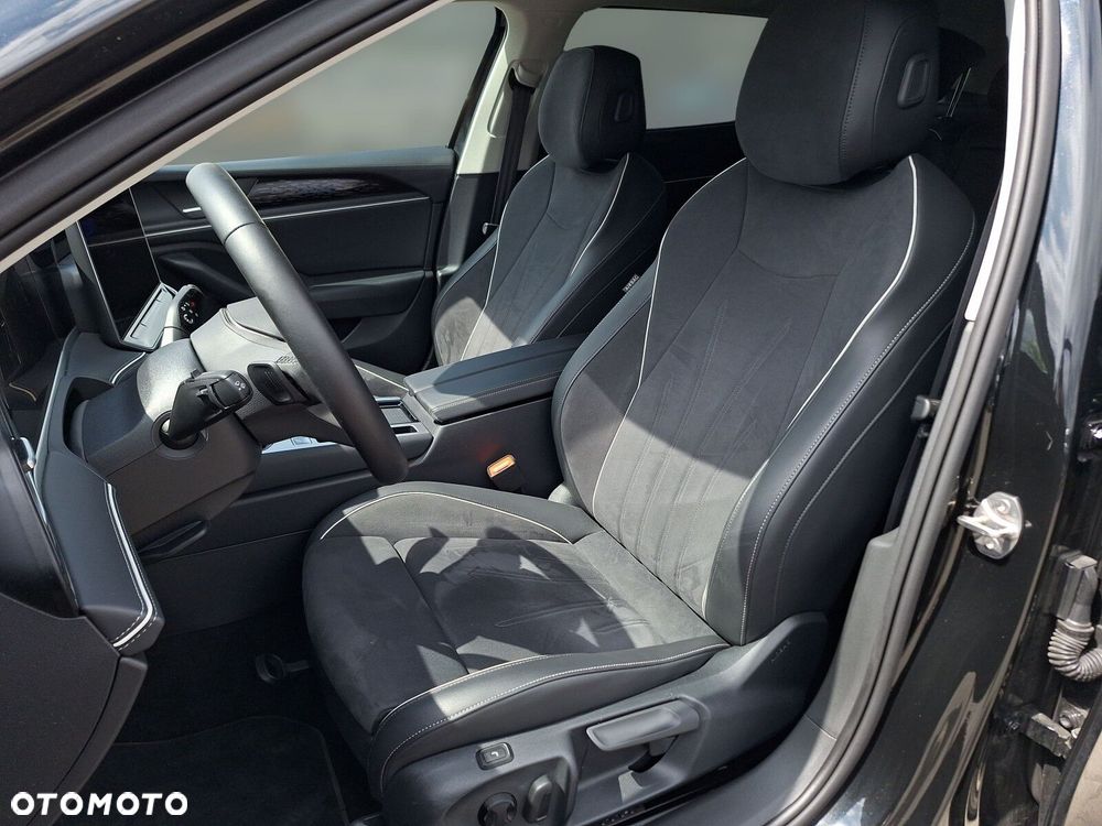 Volkswagen Passat - 11