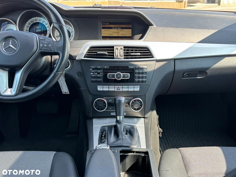 Mercedes-Benz Klasa C 180 BlueEFFICIENCY 7G-TRONIC Avantgarde - 27