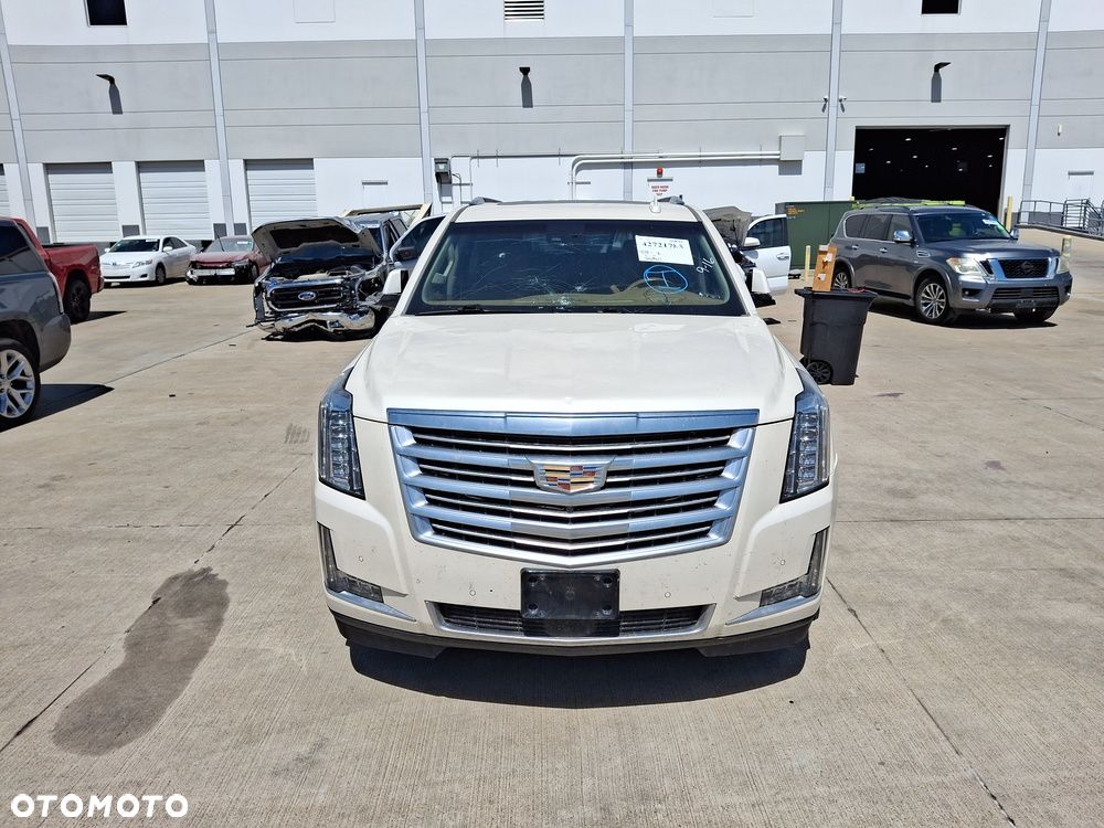 Cadillac Escalade 6.2 V8 ESV Platinum - 12