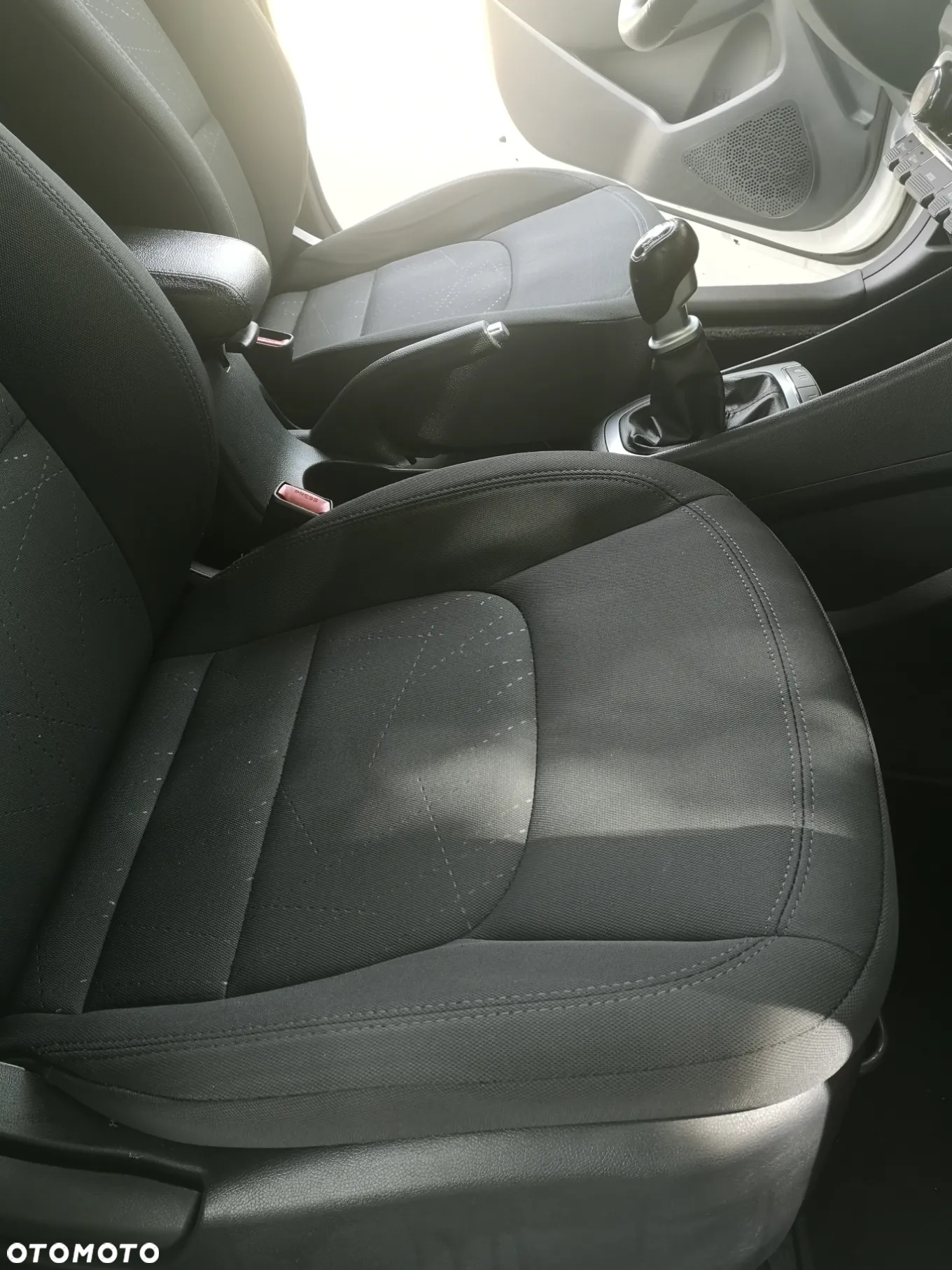 Kia Rio - 28