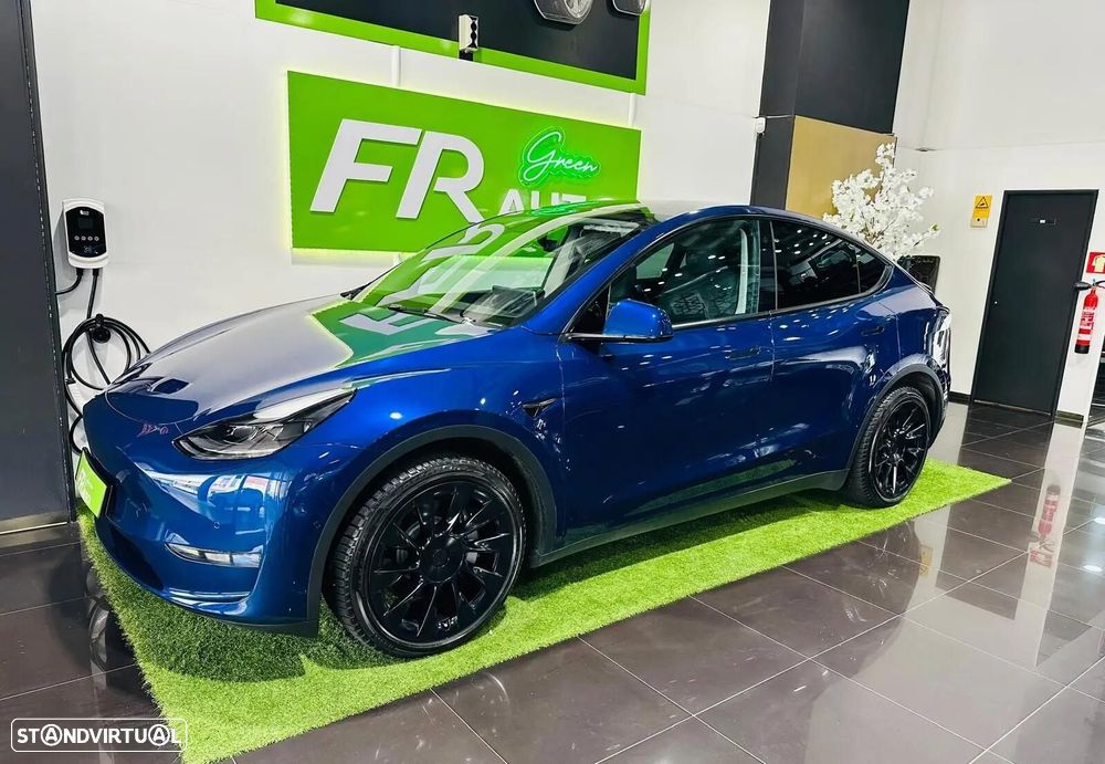 Tesla Model Y Long Range Dual Motor AWD - 3