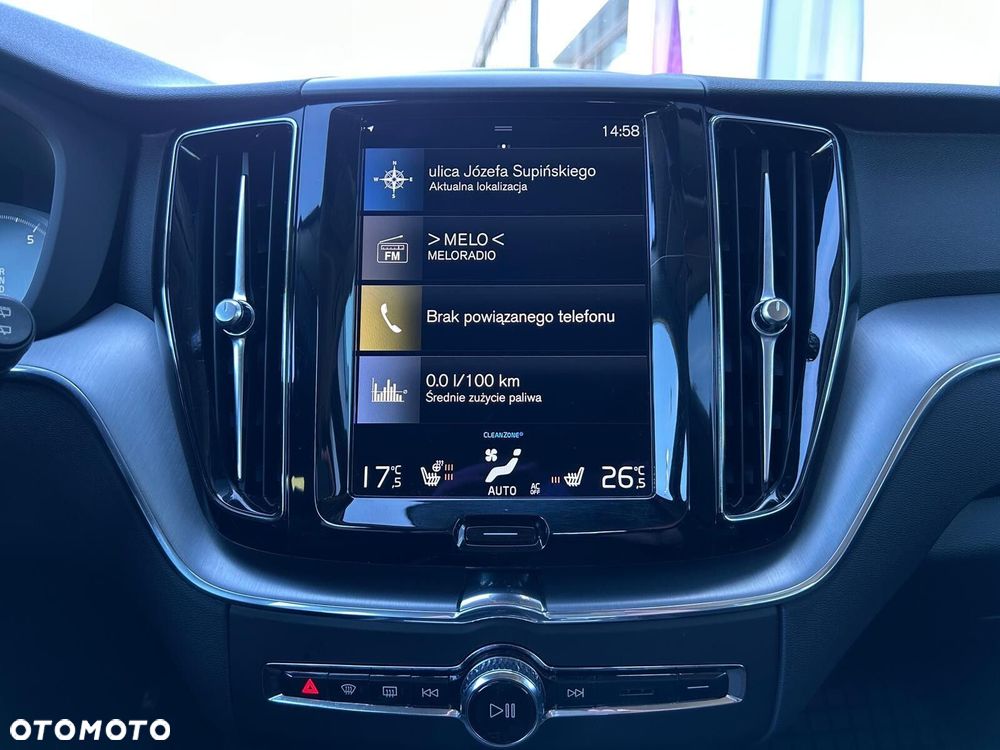 Volvo XC 60 B4 B Momentum - 25