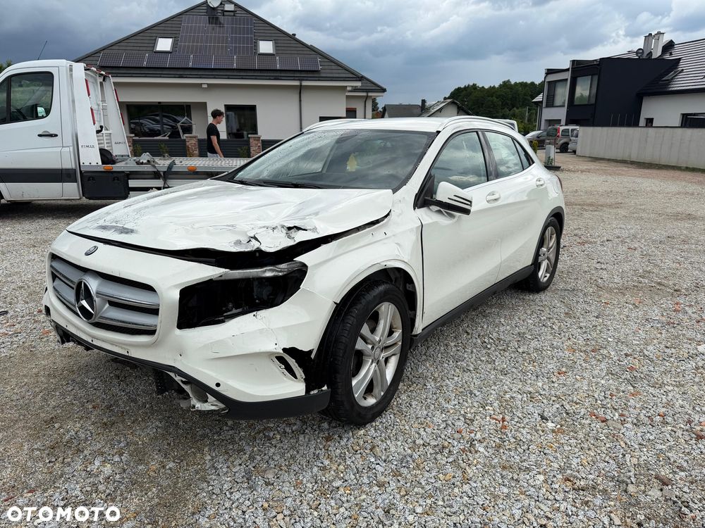 Mercedes-Benz GLA - 1