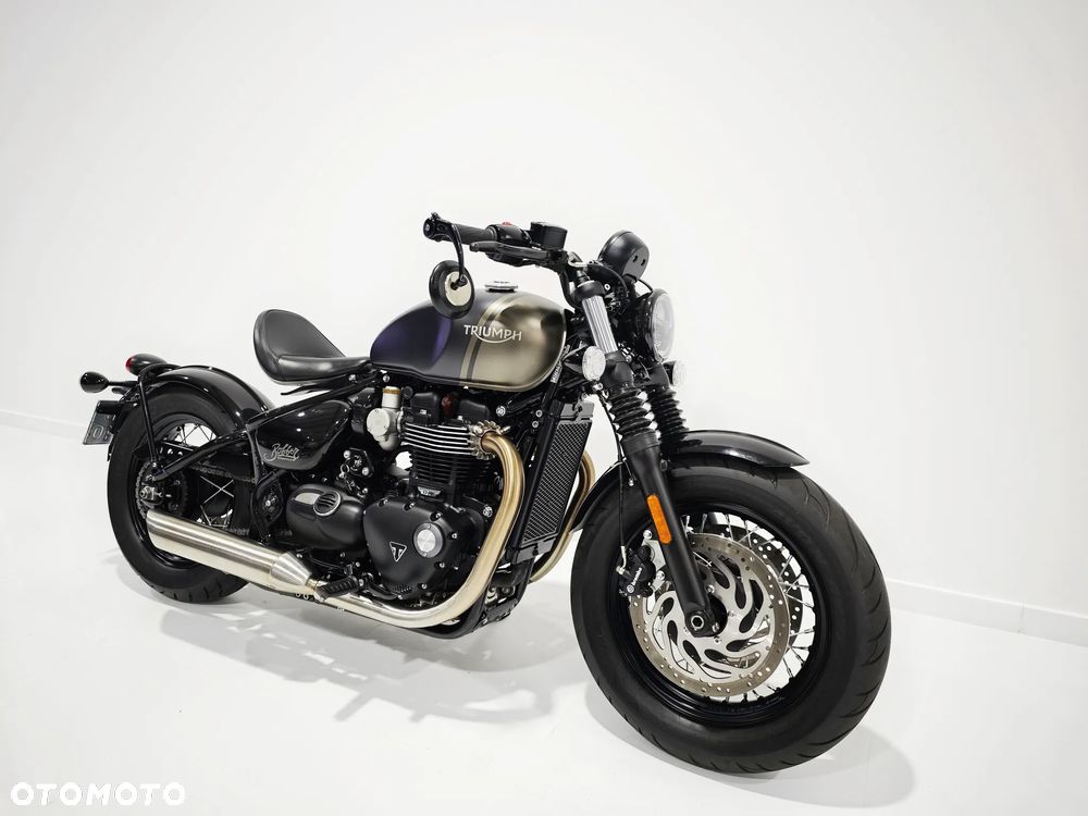 Triumph Bonneville Bobber - 2