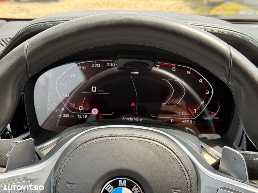 BMW Seria 7 750i xDrive - 32