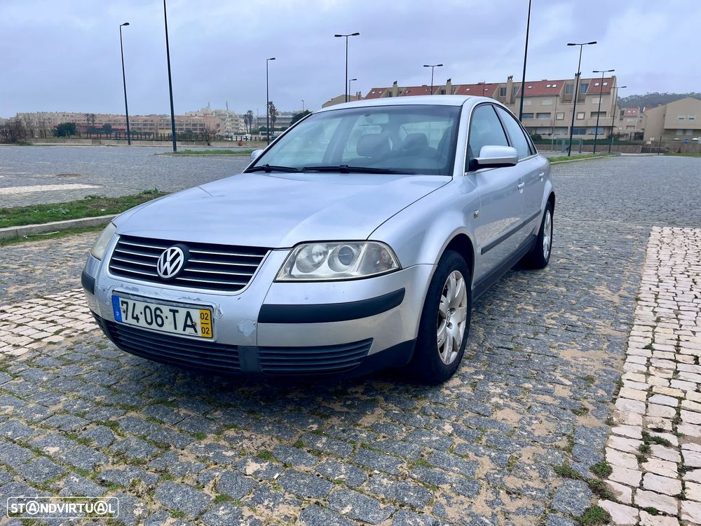 VW Passat 1.6 Confortline - 1