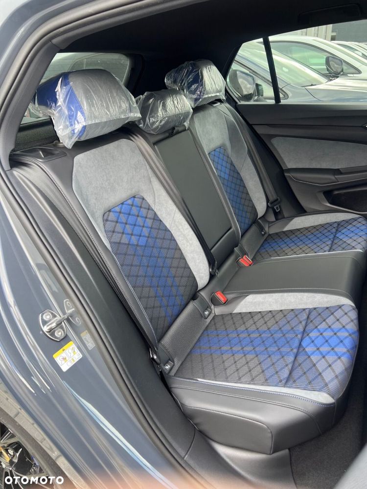 Volkswagen Golf - 8
