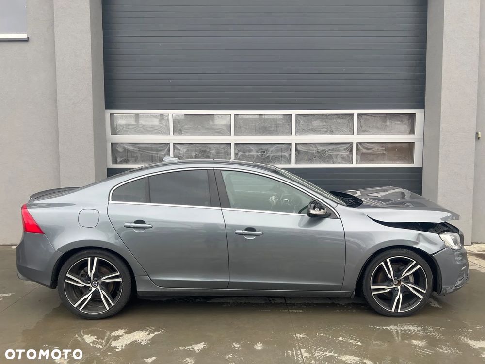 Volvo S60 T6 AWD Geartronic Momentum - 2