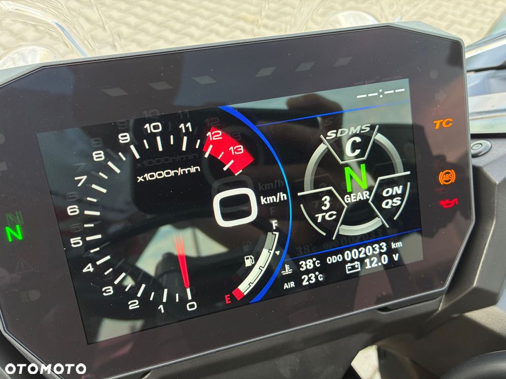 Suzuki GSX - 35