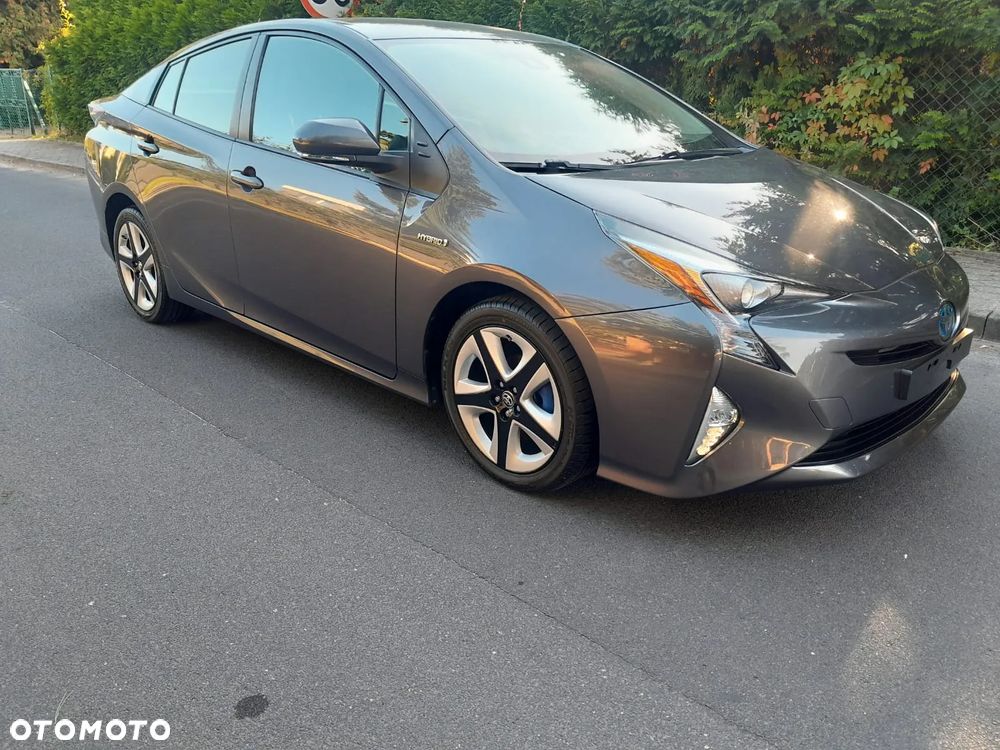 Toyota Prius - 3