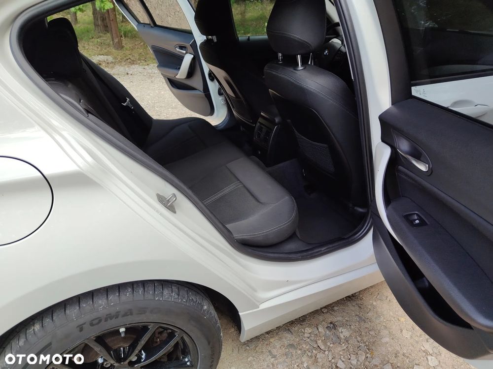 BMW Seria 1 116d Sport Line Shadow - 22
