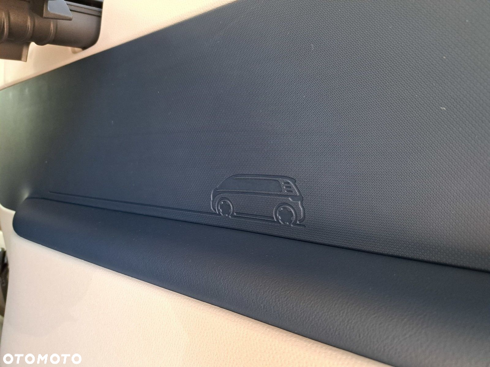 Volkswagen ID. Buzz 150 kW (204 PS) / skrzynia biegów: automatyczna 1 biegowa rozstaw osi: 2988 mm - 22