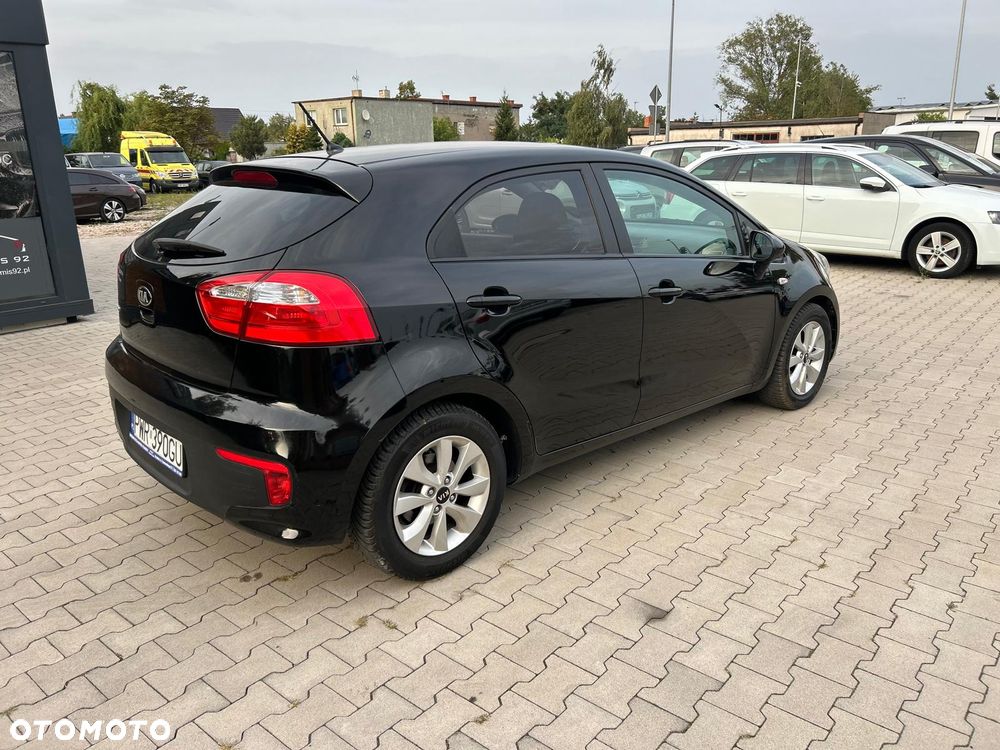Kia Rio 1.2 L - 5