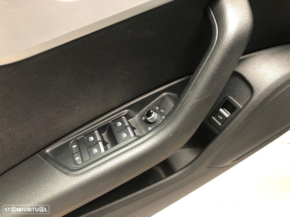 Audi A4 2.0 TDI Design S tronic - 10