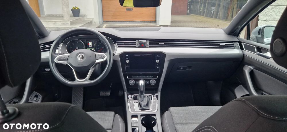 Volkswagen Passat 2.0 TDI Business DSG - 11