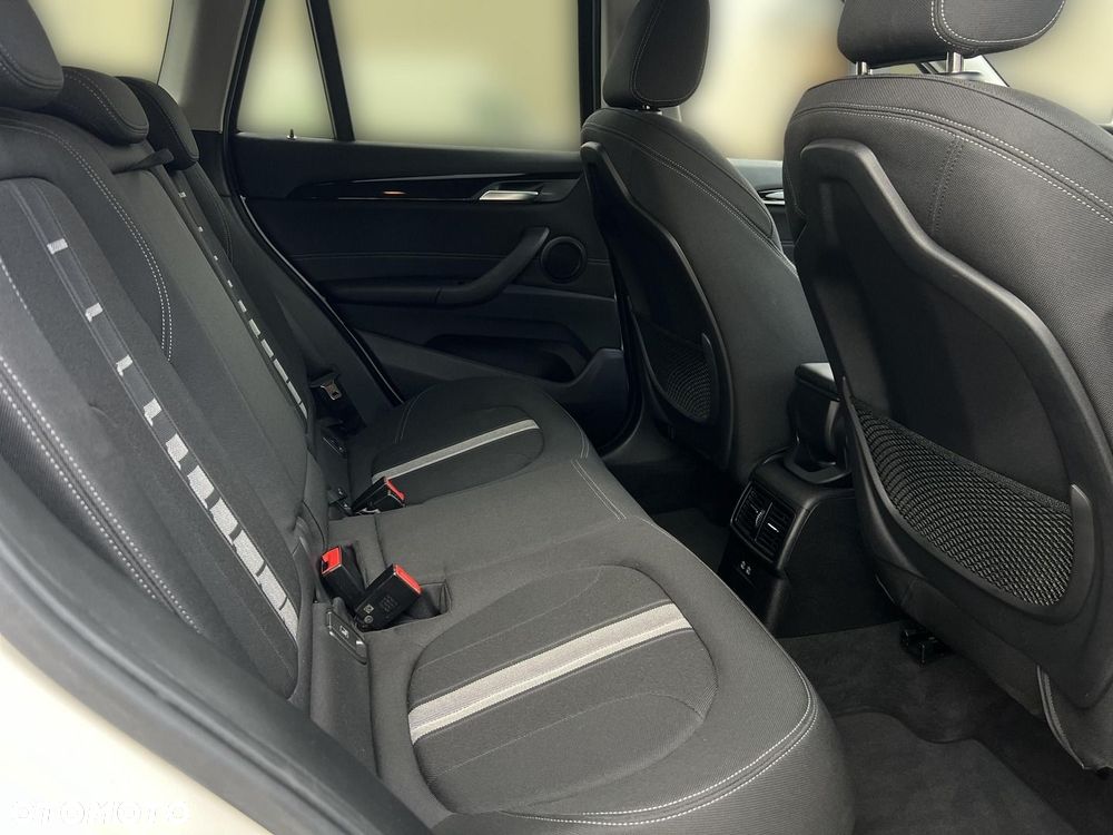 BMW X1 sDrive18i - 14