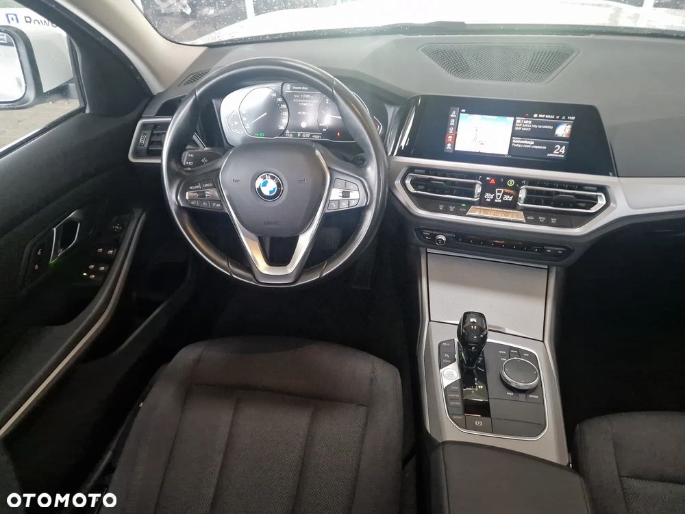 BMW Seria 3 318i Advantage - 7