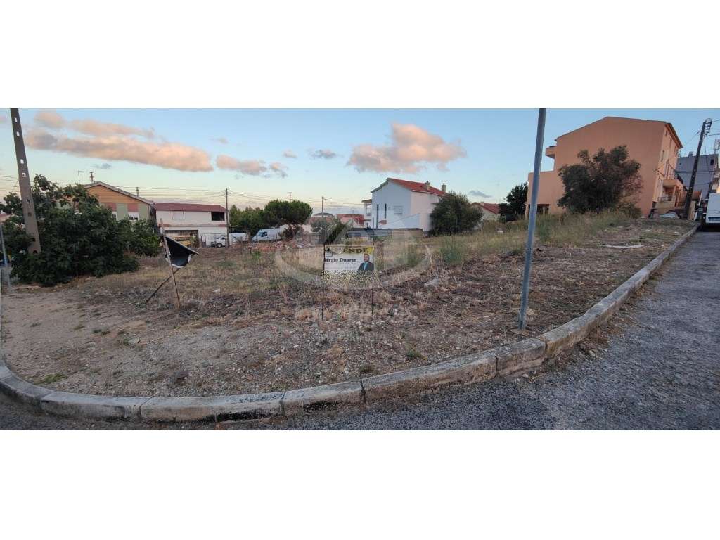 Terreno urbano com 482 m² e vista rio na Portela da Azóia - Grande imagem: 2/13