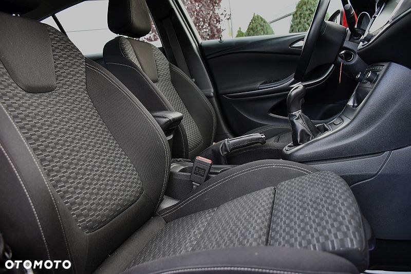Opel Astra 1.4 Turbo Innovation - 23