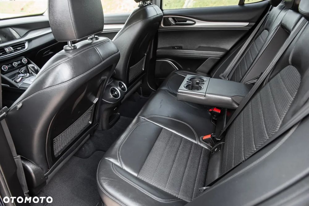 Alfa Romeo Stelvio - 27