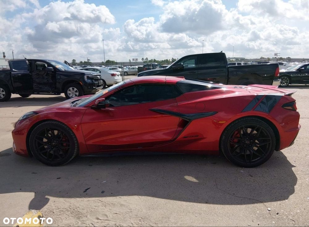 Chevrolet Corvette - 4
