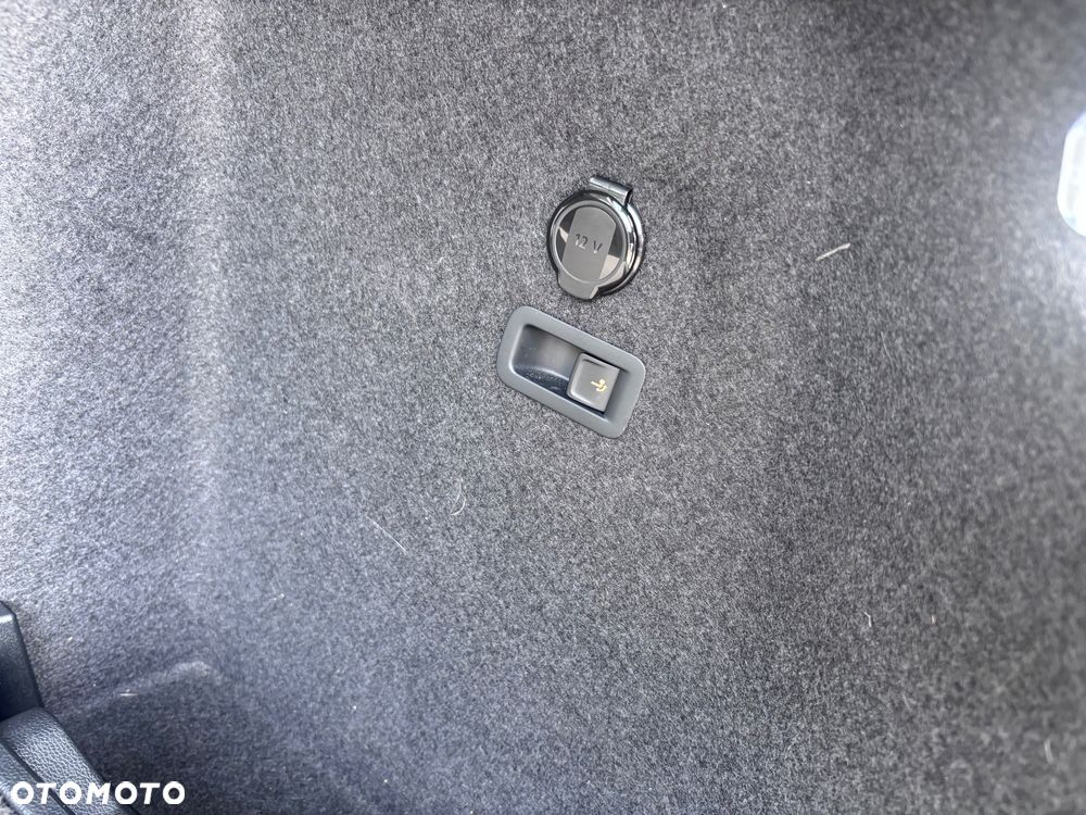 Volkswagen Golf 2.0 TDI SCR DSG Life - 17