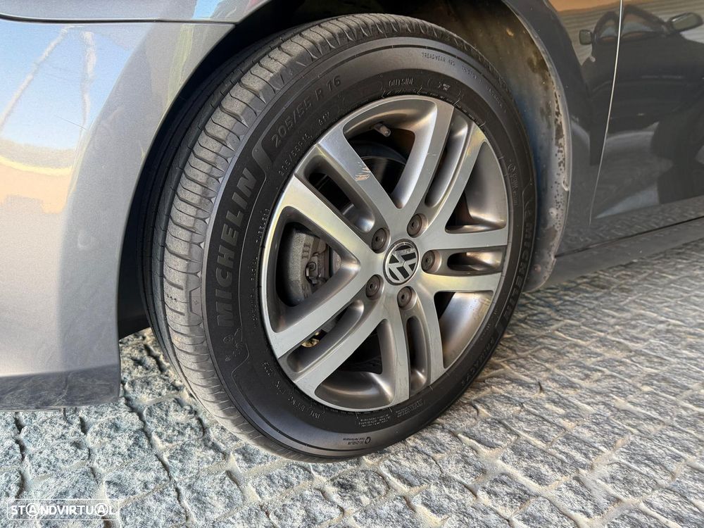 VW Golf 2.0 TDi Confortline - 27